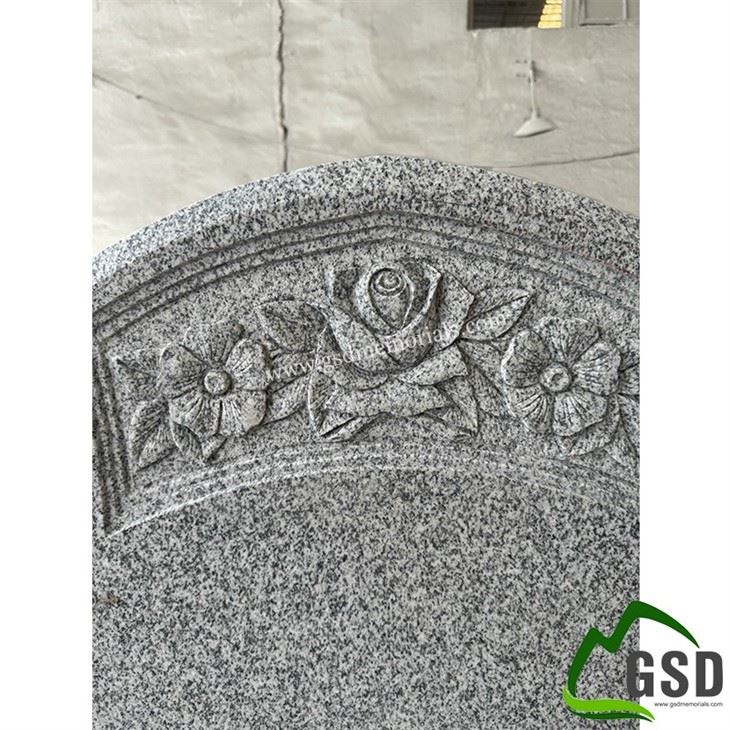 G603 Roses Carving Gothic Shape Gravestone